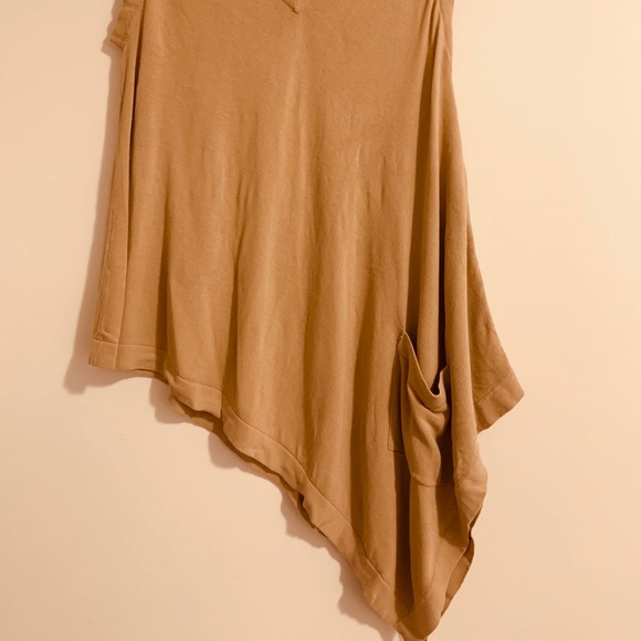 2for 25 BCBG asymmetrical shirt! - Picture 4 of 4